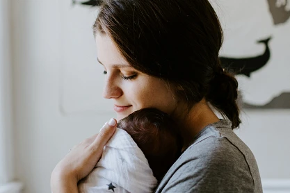 Οδηγός επιβίωσης μετά το μαιευτήριο}