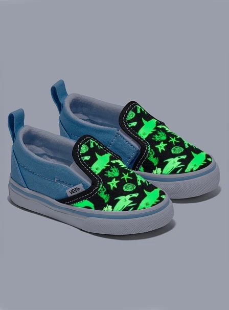 Βρεφικά Παπούτσια Vans Slip On Glow Sharks για Αγόρια Blue (Μεγέθη 20-26)